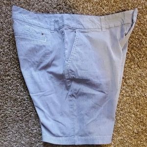 Tommy Hilfiger navy pinstripe short size 14